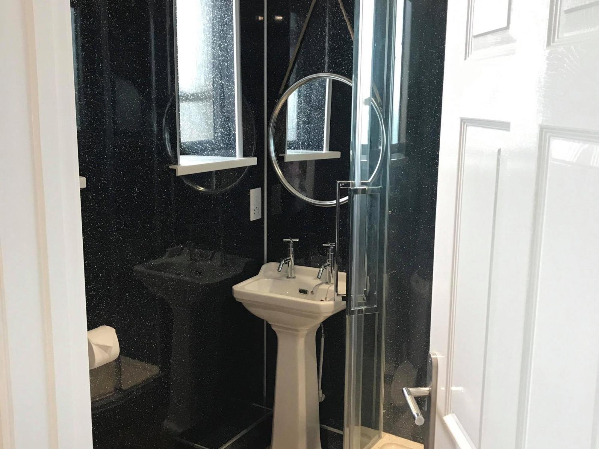 The Grotto Hotel South Shields Room photo